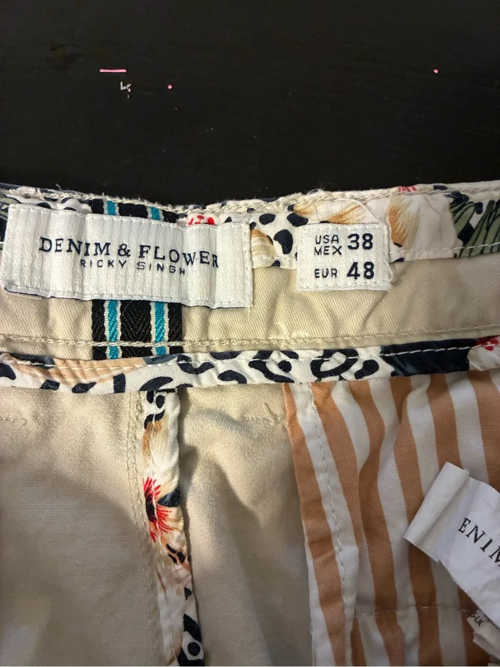 Men’s 38 Tropical Khaki Shorts